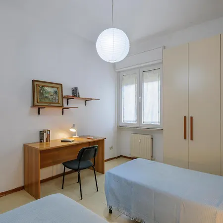 3 Bedroom Cozy In Appartamento Pescara