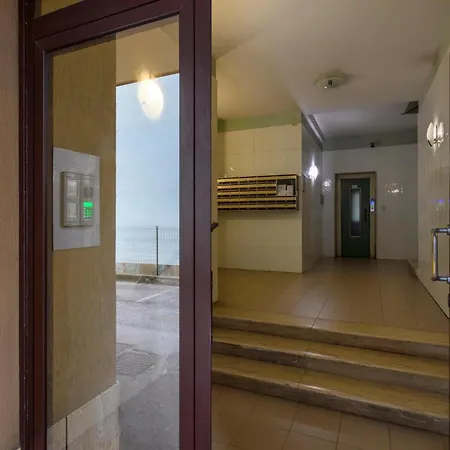 3 Bedroom Cozy In Pescara