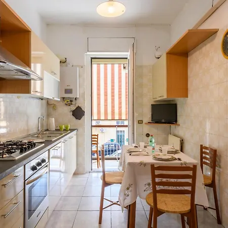 3 Bedroom Cozy In Apartment
