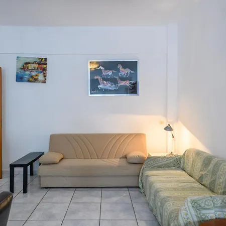Apartment 3 Bedroom Cozy In *